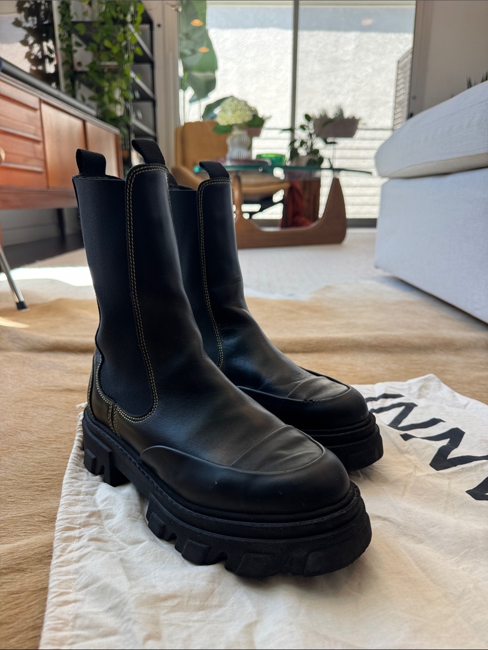 Ganni Black Leather Chunky Chelsea Boots with Contrast Stitching - 41 - Picture 3 of 8